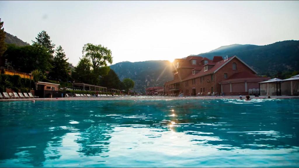 Glenwood Hot Springs Resort Main image 2